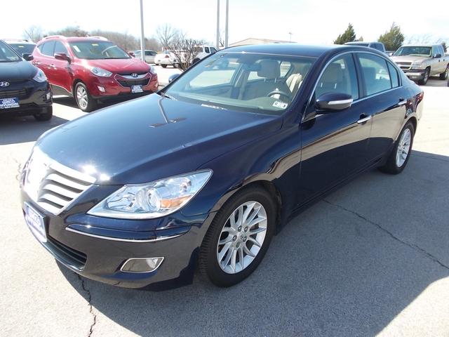 2010 Hyundai Genesis Base