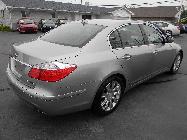 2010 Hyundai Genesis 1-LT