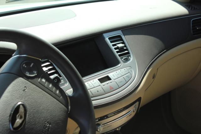 2010 Hyundai Genesis Base