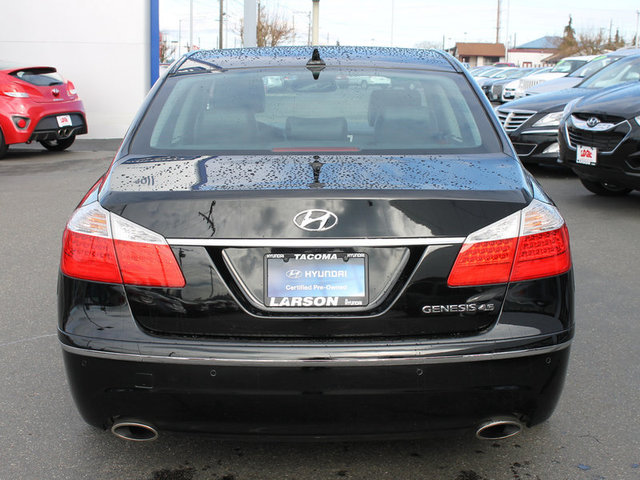 2010 Hyundai Genesis Base