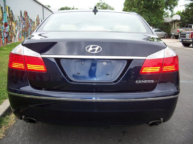 2010 Hyundai Genesis 1-LT