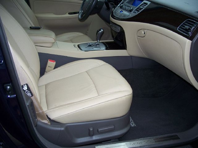 2010 Hyundai Genesis 1-LT