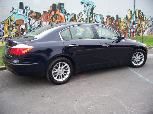 2010 Hyundai Genesis 1-LT