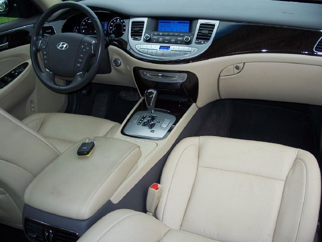 2010 Hyundai Genesis 1-LT