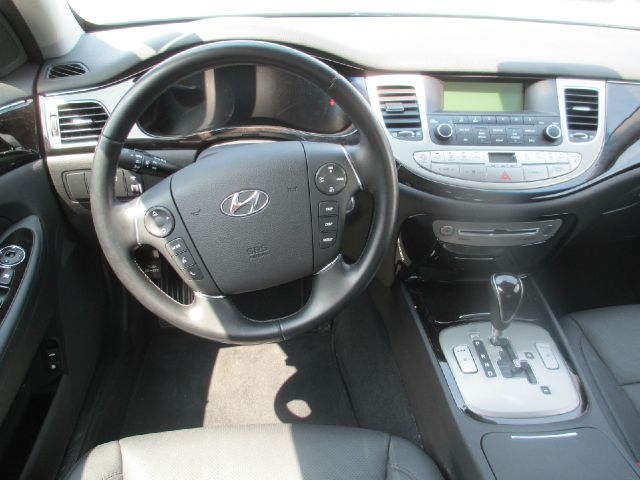 2012 Hyundai Genesis 1-LT