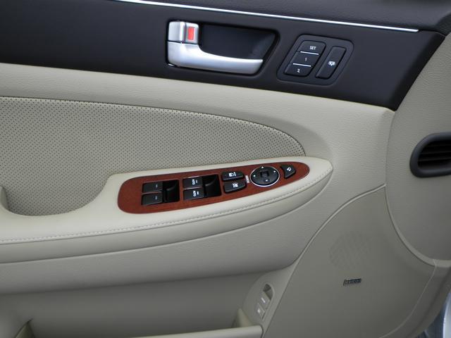 2013 Hyundai Genesis Adventurer Model 4WD