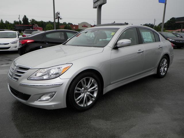 2013 Hyundai Genesis Adventurer Model 4WD