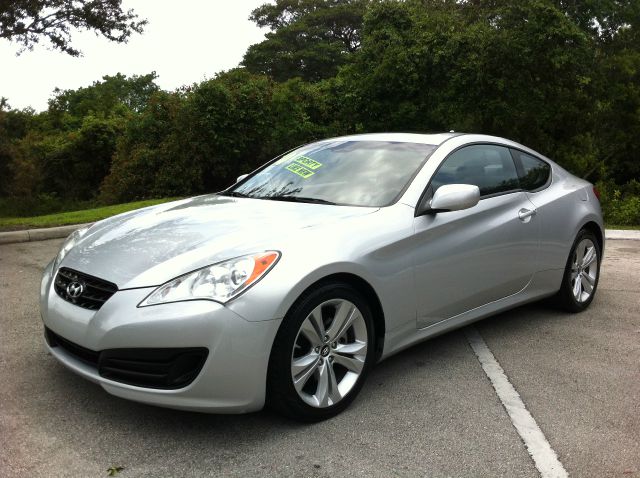 2010 Hyundai Genesis Coupe ALL Wheel Drive..v-6..local Trade