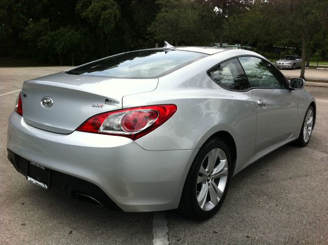 2010 Hyundai Genesis Coupe ALL Wheel Drive..v-6..local Trade