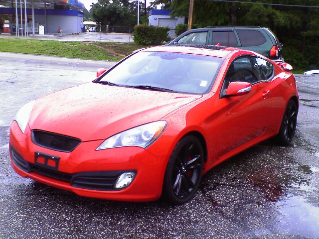 2010 Hyundai Genesis Coupe 1500 SLT Quad Cab 4x4 HEMI