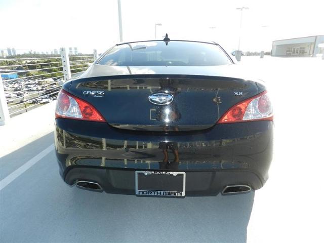 2011 Hyundai Genesis Coupe AWD 4dr SLT1