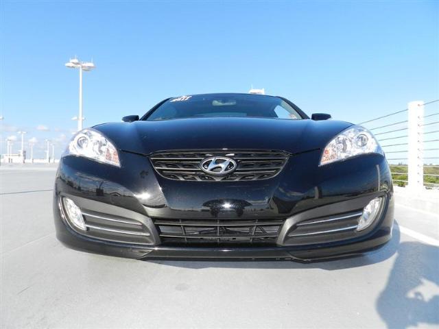 2011 Hyundai Genesis Coupe AWD 4dr SLT1