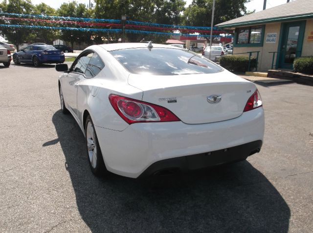 2011 Hyundai Genesis Coupe 2008 Dodge