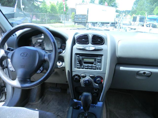 2002 Hyundai Santa Fe LS Truck