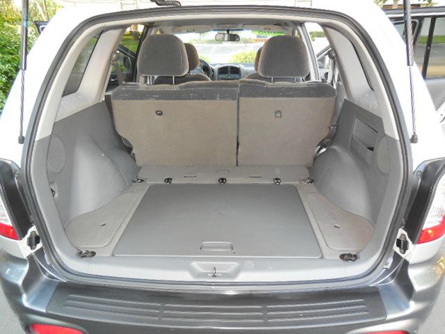 2004 Hyundai Santa Fe Base