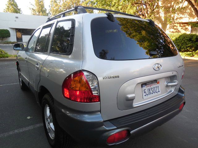 2004 Hyundai Santa Fe Base