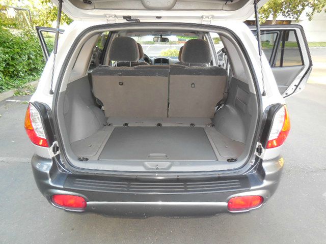 2004 Hyundai Santa Fe Base