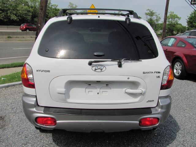 2004 Hyundai Santa Fe 4dr Sdn 2.4L FWD