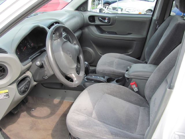 2004 Hyundai Santa Fe 4dr Sdn 2.4L FWD