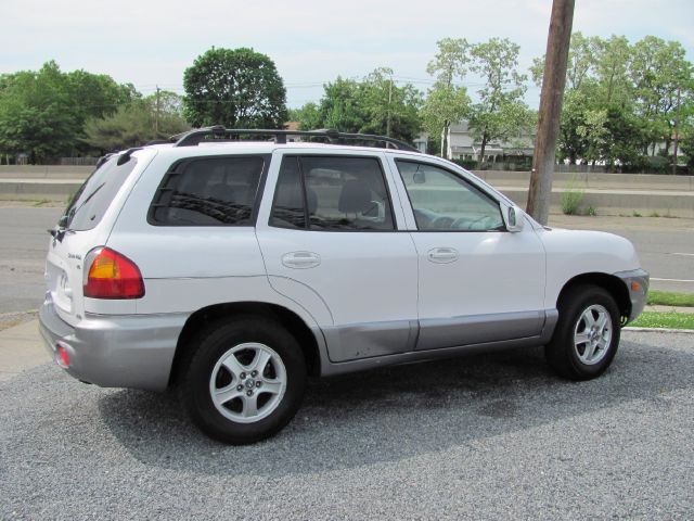 2004 Hyundai Santa Fe 4dr Sdn 2.4L FWD