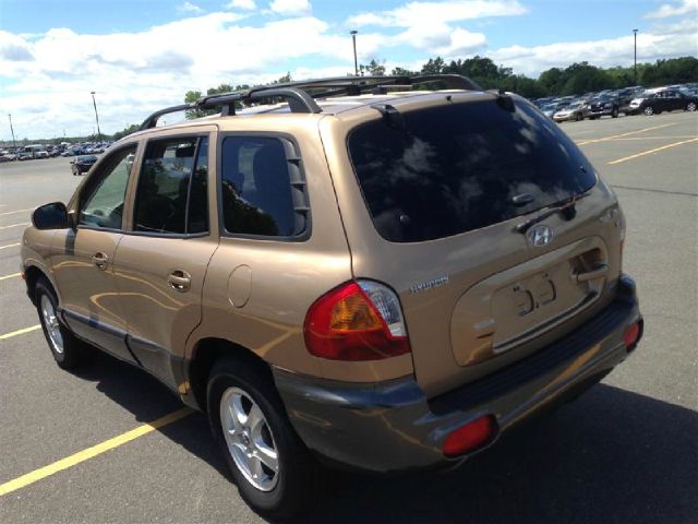 2004 Hyundai Santa Fe 4dr Sdn 2.4L FWD