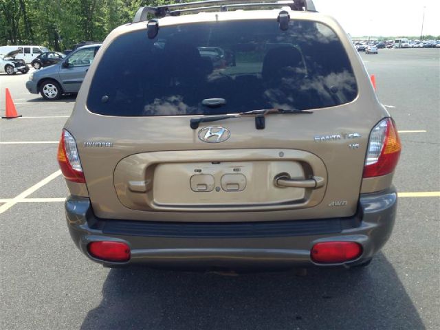 2004 Hyundai Santa Fe 4dr Sdn 2.4L FWD