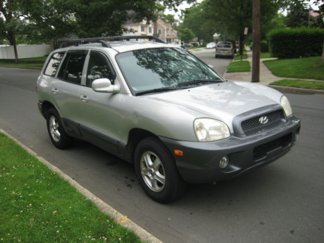 2004 Hyundai Santa Fe 4dr Sdn 2.4L FWD