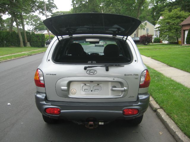 2004 Hyundai Santa Fe 4dr Sdn 2.4L FWD