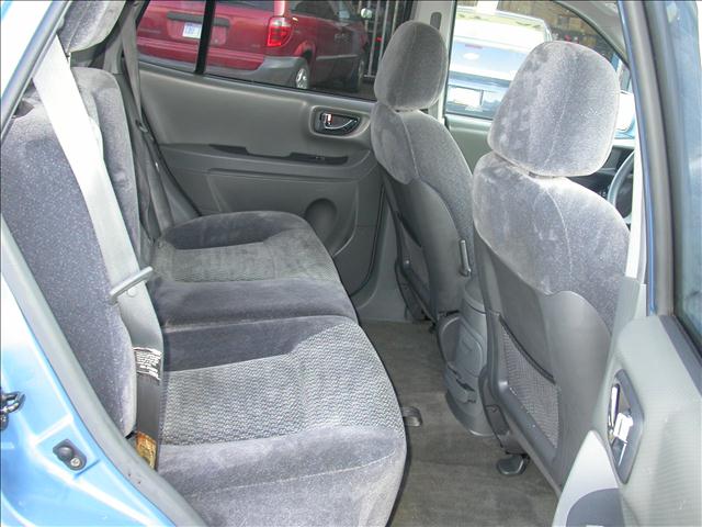 2004 Hyundai Santa Fe Base