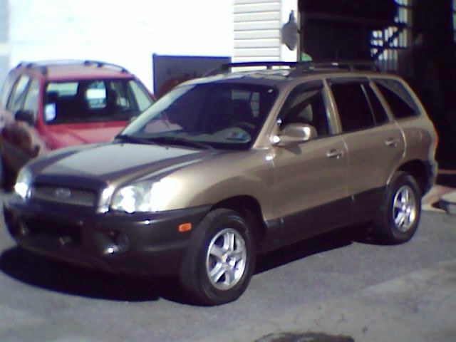 2004 Hyundai Santa Fe 4dr Sdn 2.4L FWD