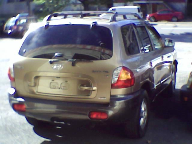 2004 Hyundai Santa Fe 4dr Sdn 2.4L FWD