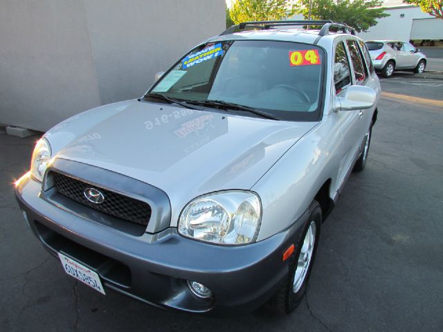 2004 Hyundai Santa Fe 4dr Sdn 2.4L FWD