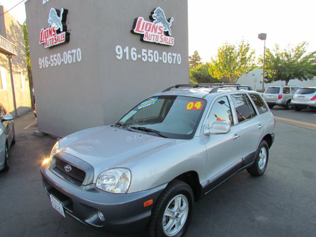 2004 Hyundai Santa Fe 4dr Sdn 2.4L FWD