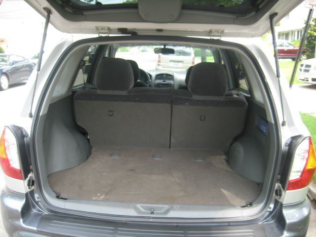 2004 Hyundai Santa Fe Base