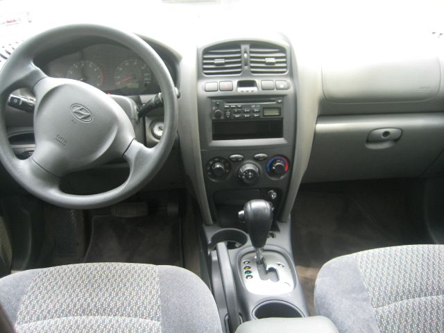 2004 Hyundai Santa Fe Base