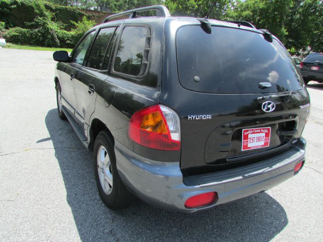 2004 Hyundai Santa Fe 4dr Sdn 2.4L FWD