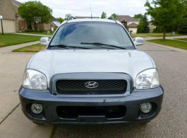 2004 Hyundai Santa Fe 4dr Sdn 2.4L FWD