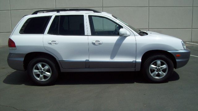 2005 Hyundai Santa Fe 4dr Sdn 2.4L FWD