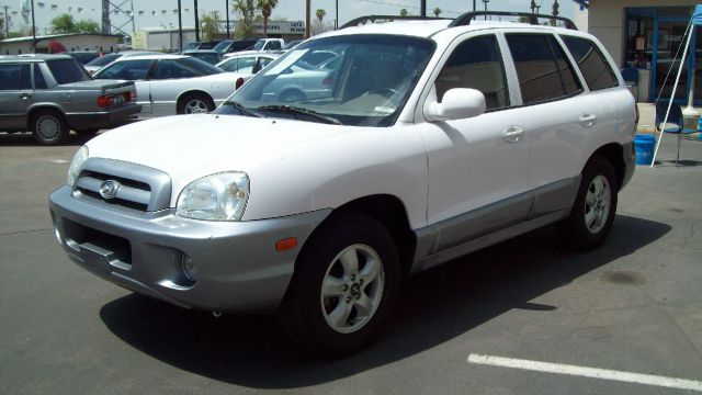 2005 Hyundai Santa Fe 4dr Sdn 2.4L FWD