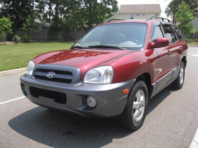 2005 Hyundai Santa Fe 4dr Sdn 2.4L FWD