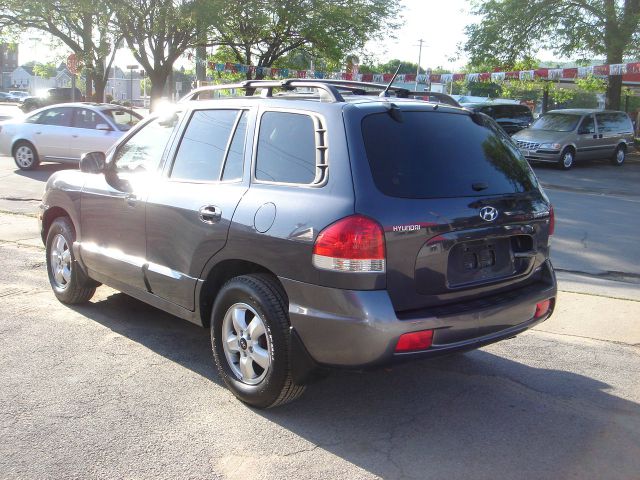 2005 Hyundai Santa Fe 4dr Sdn 2.4L FWD