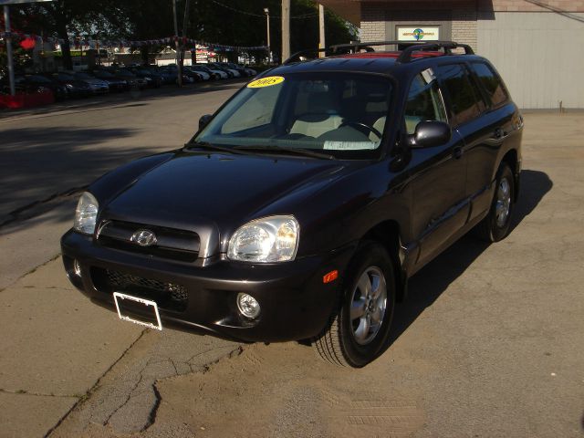 2005 Hyundai Santa Fe 4dr Sdn 2.4L FWD