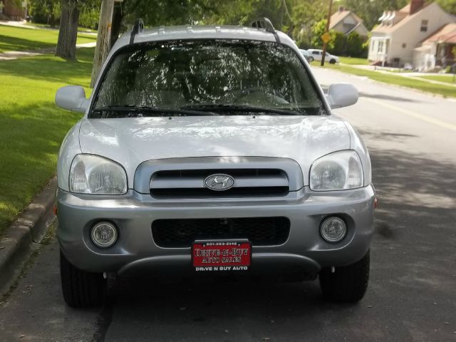 2005 Hyundai Santa Fe 4dr Sdn 2.4L FWD