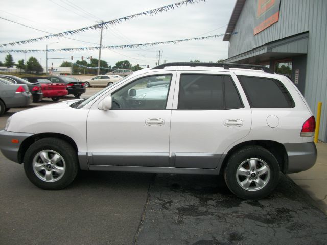 2005 Hyundai Santa Fe 4dr Sdn 2.4L FWD