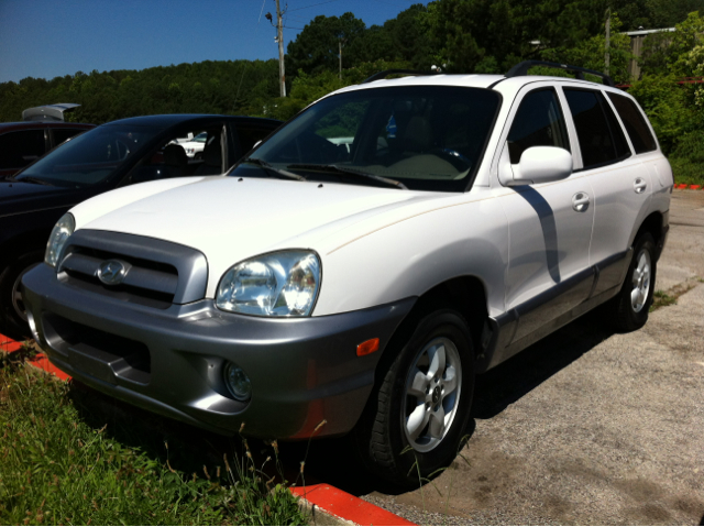 2005 Hyundai Santa Fe 4dr Sdn 2.4L FWD