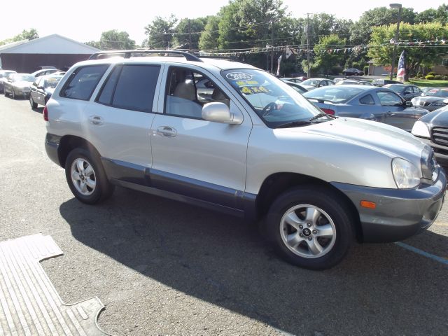 2005 Hyundai Santa Fe 4dr Sdn 2.4L FWD