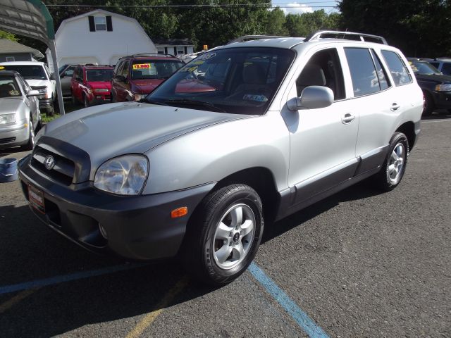 2005 Hyundai Santa Fe 4dr Sdn 2.4L FWD