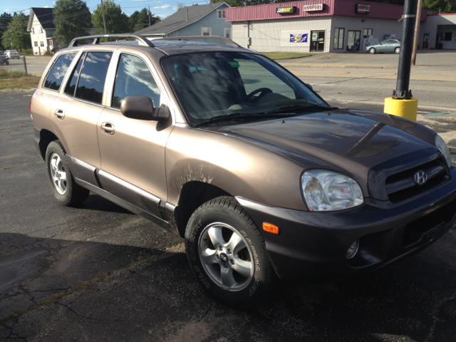 2005 Hyundai Santa Fe 4dr Sdn 2.4L FWD