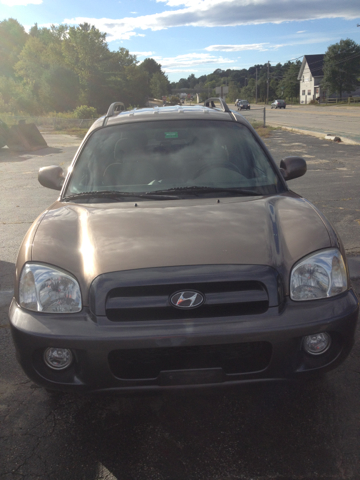 2005 Hyundai Santa Fe 4dr Sdn 2.4L FWD