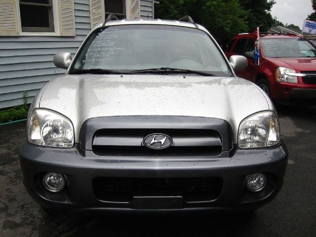 2006 Hyundai Santa Fe 4dr Sdn 2.4L FWD